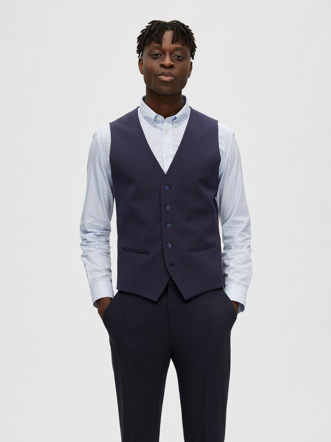 model_shot-front